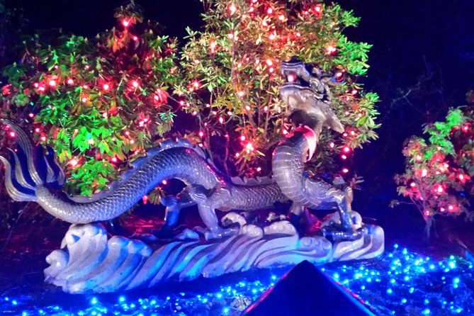 1 hour City Tour & Butchart Gardens: Christmas - Entry included! - Butchart Gardens Christmas: What the Holiday Theme Changes