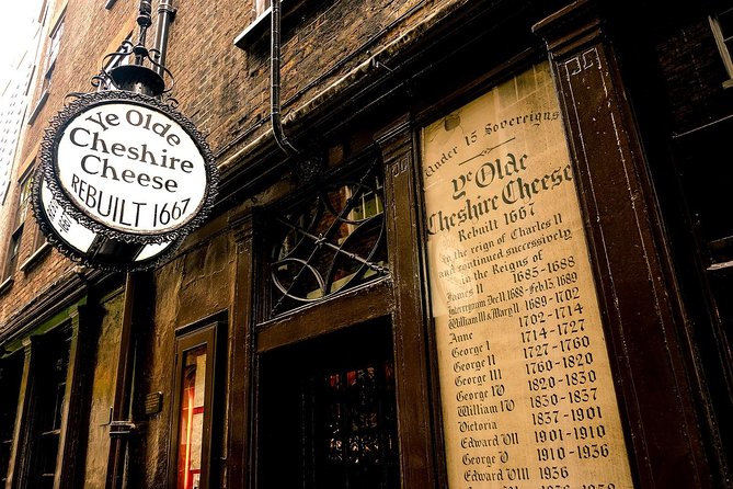 A Christmas Carol and Charles Dickens Old London Walking Tour - Ye Olde Cheshire Cheese: 13th-century cellars and a pub with stories