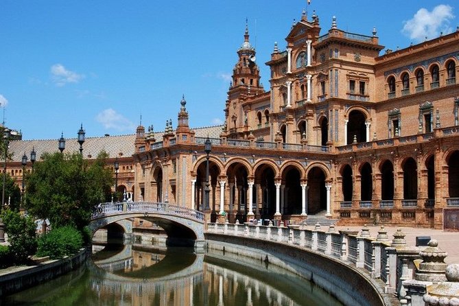 Alcazar, Cathedral, Santa Cruz Quarter, Bullring and River Cruise Tour in Seville - Key things that make this Seville tour work (or not)