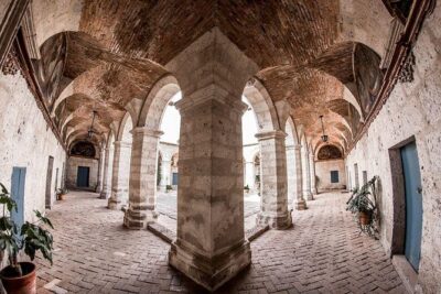 Arequipa, Historic and Colonial City and Santa Catalina Monastery - Plaza de Armas and the Cathedral: classic Arequipa, 16th-century bones
