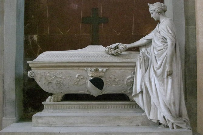 Basilica Santa Croce: Walking Among the Masters of Florence - Who should book this Santa Croce tour
