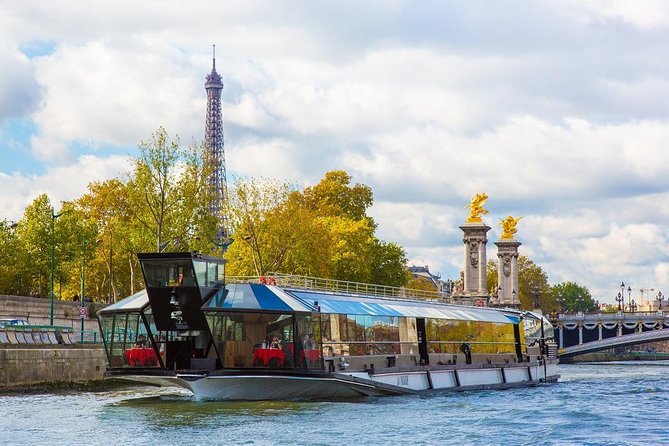 Bateaux Mouches Christmas Special Lunch Cruise in Paris - Key highlights you’ll actually notice