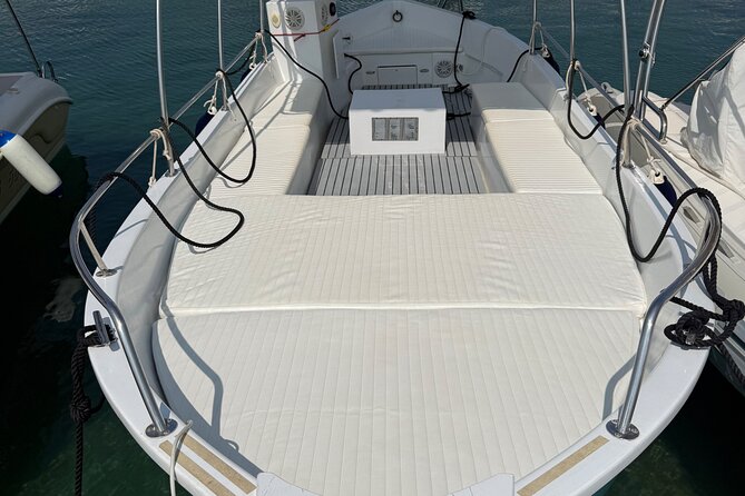 boat tour Santa Maria di leuca - The aperitif onboard: garden tomatoes, snacks, and prosecco talk