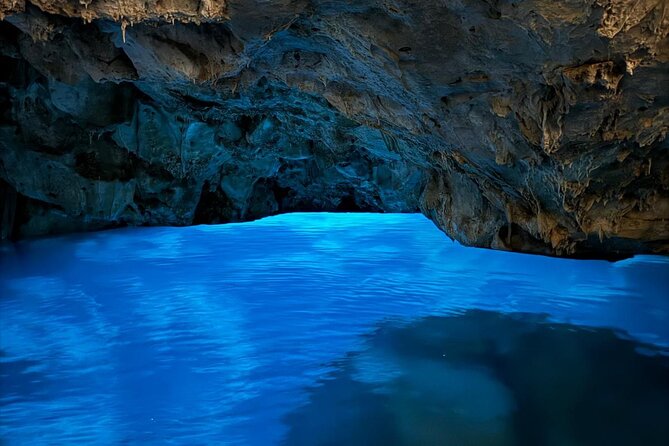 boat tour Santa Maria di leuca - Entering the route: meeting at Ariel Escursioni and finding your boat
