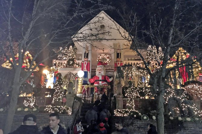 Brooklyn Christmas Lights Walking Tour at Dyker Heights - Getting to the Start: Subway-Friendly, Then a Short Walk In