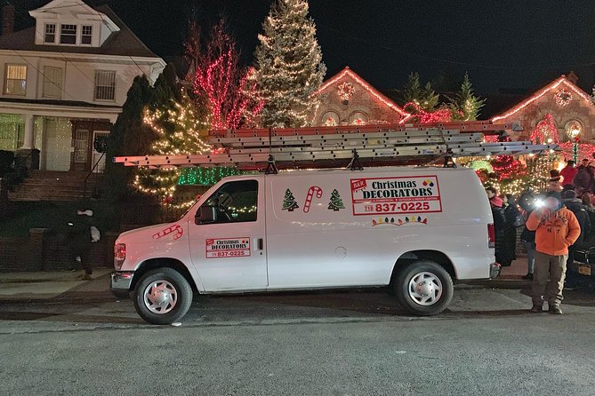 Brooklyn Christmas Lights Walking Tour at Dyker Heights - Stop in Dyker Heights: Homes, Tradition, and Guide Energy