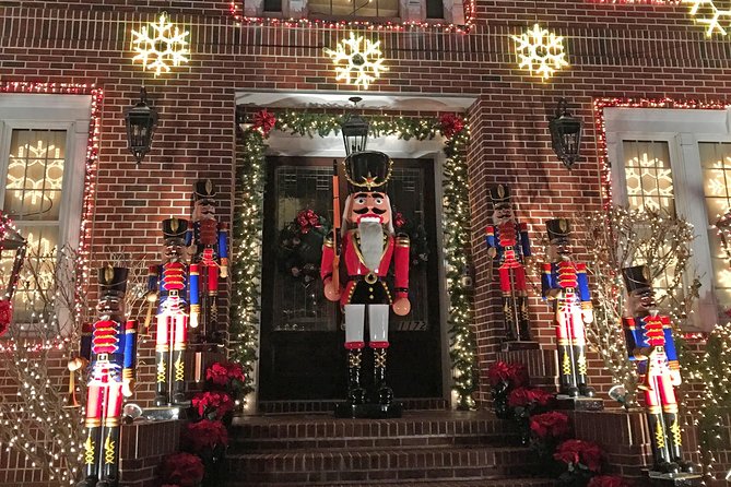 Brooklyn Christmas Lights Walking Tour at Dyker Heights - Booking Tips That Make the Difference