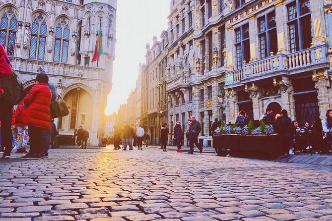 Brussels Private & Personalized Christmas Tour with a Local Guide - Stop 1: Grand Place atmosphere and the festive orientation