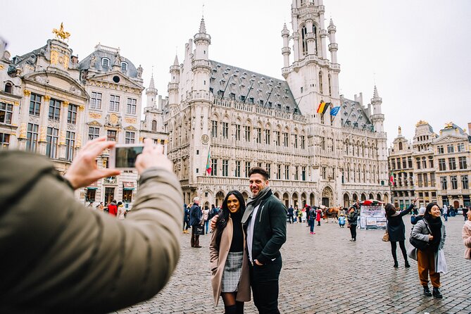 Brussels Private & Personalized Christmas Tour with a Local Guide - Meeting at Brussels Town Hall and the no-vehicle reality
