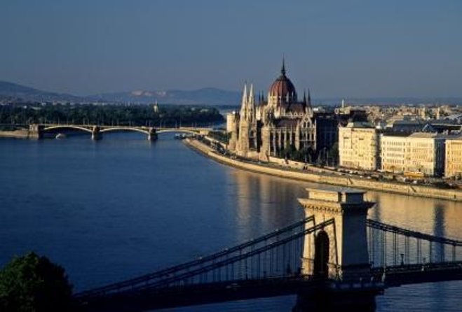 Budapest Christmas Market Tour with Basilica visit & Chimney cake - Key Things You’ll Love on This Budapest Christmas Market Walk