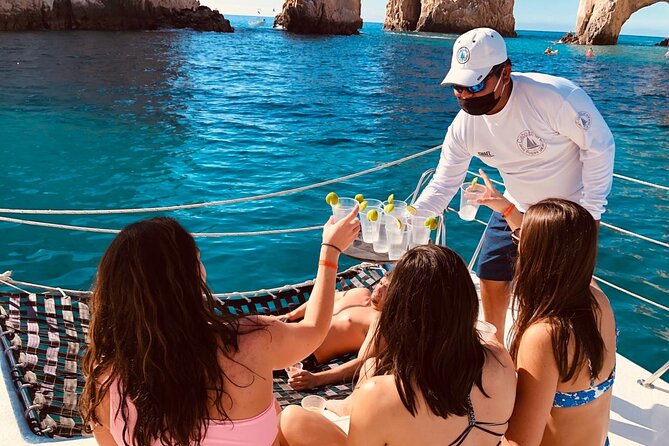 Cabo San Lucas and Santa Maria Bay Snorkeling Sightseeing Cruise - The open bar and lunch: why the food matters on a boat
