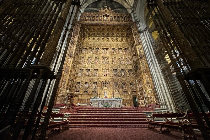Cathedral Tour of Seville Giralda and Barrio Santa Cruz All in One - The Guide, the Audio, and the Small-Group Feel