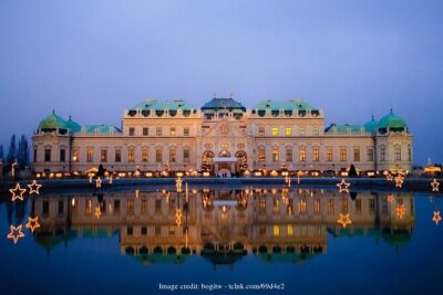 Christmas at Belvedere: 3hr Private Tour of Upper Palace & Market - Belvedere Museum’s Christmas Market stop: guided walking, then freedom