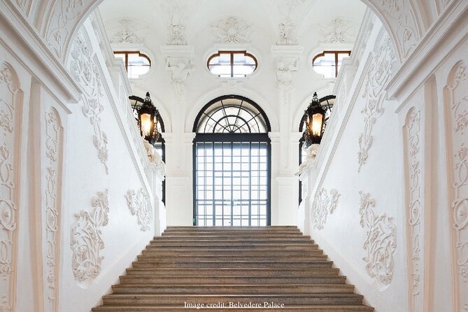 Christmas at Belvedere: 3hr Private Tour of Upper Palace & Market - Should you book Christmas at Belvedere? My call