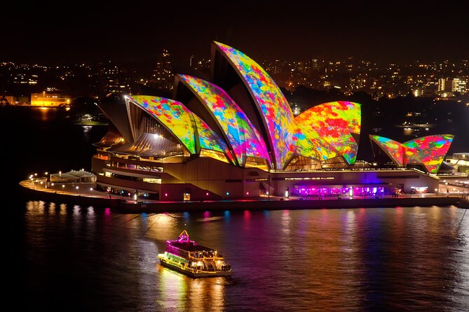 Christmas Day Dinner Cruise on Sydney Harbour - Christmas Music and Bon-Bons: Holiday Fun Without Needing a Plan