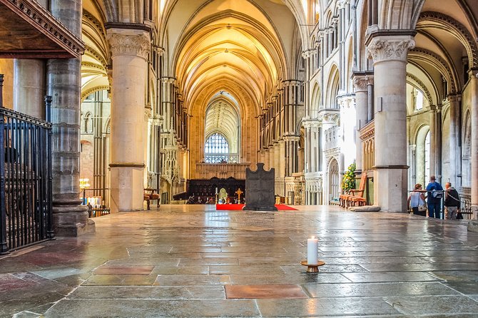 Christmas in Canterbury, Dover and Greenwich with Christmas Lunch - Canterbury Cathedral and the Christmas Sung Eucharist: Your Main Event