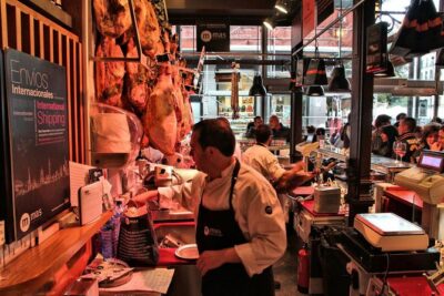 Christmas In Madrid: Private Experience With A City Host - Where you start: Starbucks in Centro and a smooth beginning