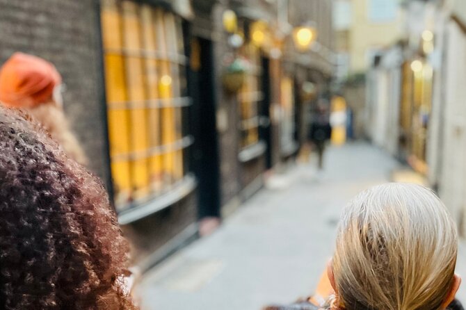 Christmas Lights and Markets Guided Walking Tour with Mulled Wine - What you’ll see: Christmas markets, craft stalls, and street performers