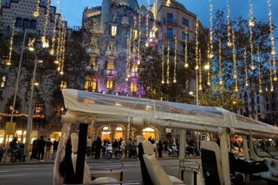 Christmas Lights Tour of Barcelona in Private Eco Tuk Tuk - From Plaça de Catalunya to Passeig de Gràcia: The Holiday Main Stage