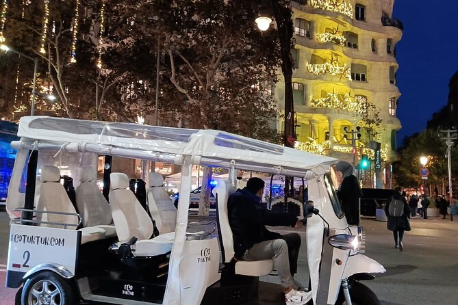 Christmas Lights Tour of Barcelona in Private Eco Tuk Tuk - Ronda de Sant Pere, Passeig de Sant Joan, and Arc de Triomf: The Route’s Holiday Backbone