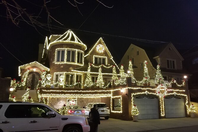 Christmas Lights Tour of Dyker Heights Brooklyn - A Quick Reality Check: What This Tour Really Feels Like