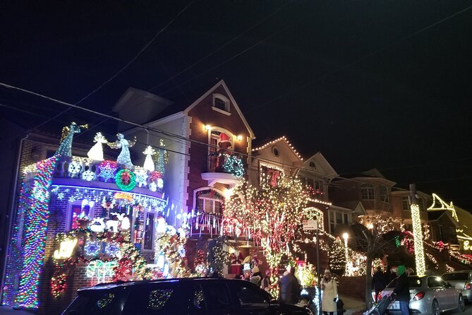 Christmas Lights Tour of Dyker Heights Brooklyn - What You Actually Get Included (and What You’ll Pay Extra)
