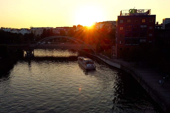 Christmas magic on the Spree - Photo Expectations: Rooftop Views vs. Crowding Reality
