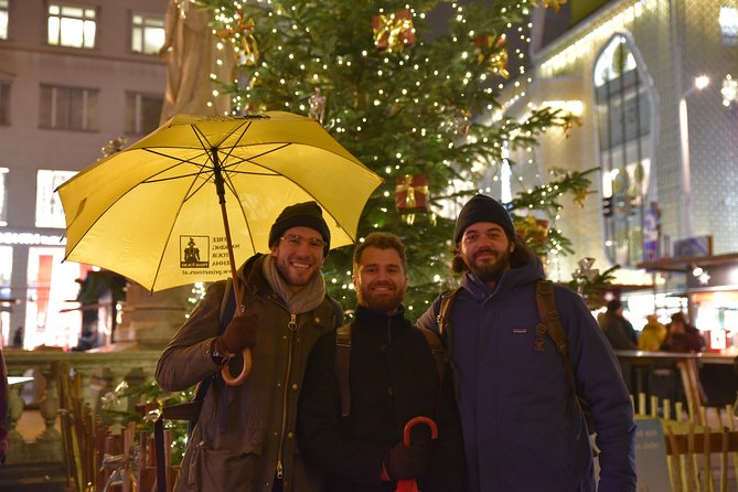 Christmas Market Vienna Tour - Final stop at Maria Theresia Denkmal: your authentic send-off at Maria-Theresien-Platz