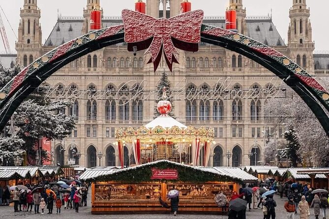 Christmas Markets & Shopping in Vienna - Swarovski Kristallwelten Store Wien: crystal culture without the detour