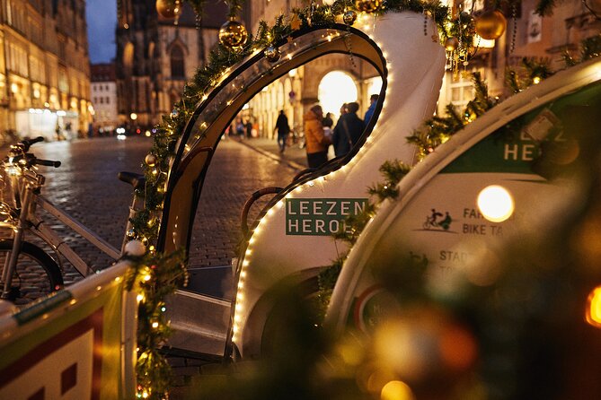 Christmas mulled wine tour in Münster - Stop 3: Aegidiimarkt for Wooden Figures and Candy Time