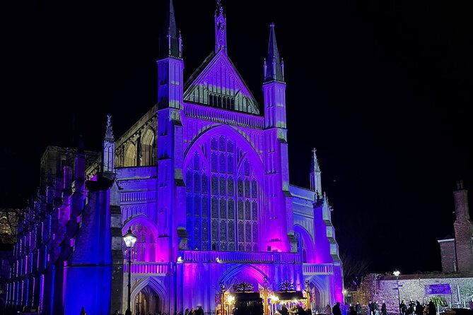 Christmas Mulled Wine Walk of Winchester - The Winchester Cathedral Finish: Christmas Lights at the Finale