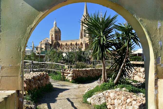 Christmas Tuk Tuk or Jeep tour in Gozo inc. Dinner - Ghajnsielem’s Bethlehem f’Għajnsielem: the nativity village scene