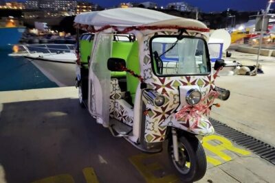 Christmas Tuk Tuk or Jeep tour in Gozo inc. Dinner - Getting picked up: Yippee sign, mobile ticket, and real-world timing