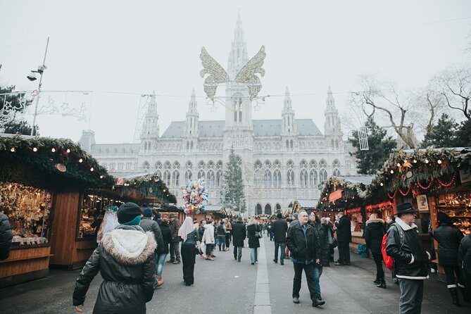 Christmas Walk Vienna : 5 Markets & Old Town in 3h (EN/DE) - Am Hof: the charming blend of old and new
