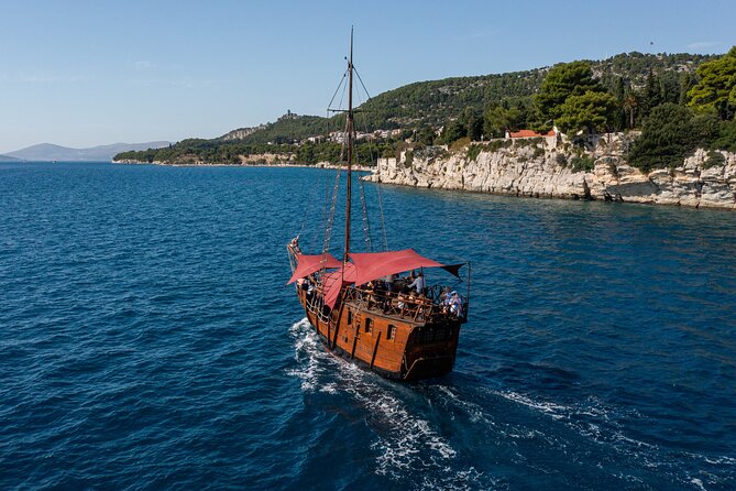 Columbo's Pirate Ship "Santa Maria" - Split Panoramic & Sunset Tour - Bačvice Beach and Picigin: The Fun Cultural Detour
