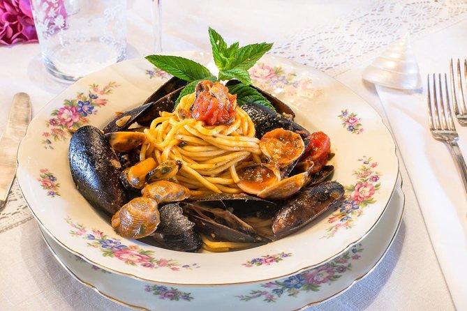 Dining Experience at a local's Home in Santa Margherita Ligure with Show Cooking - Logistics that actually matter: meeting point, timing, and staying flexible