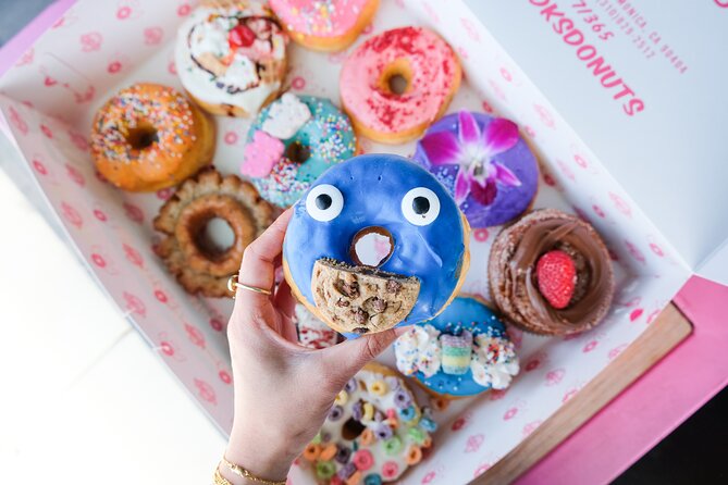 Discover California Donut Culture: Santa Monica’s Sweetest Tour - Third Street Promenade: The Walk That Turns Snacks Into Sightseeing