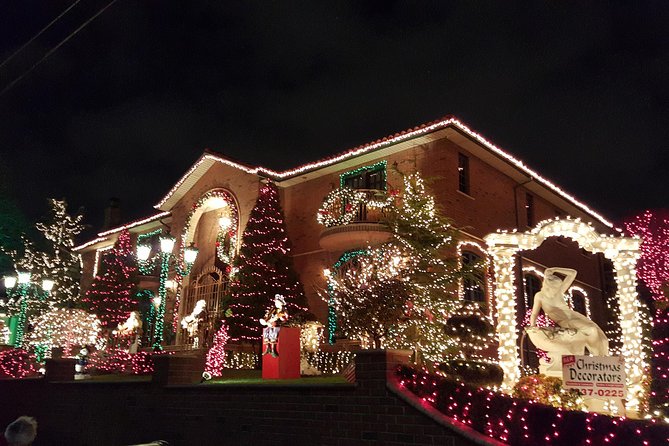 Dyker Heights Brooklyn Christmas Lights Tour - Getting there the easy way: Midtown pickup to Brooklyn ride