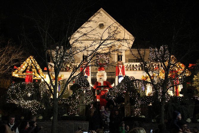 Dyker Heights Brooklyn Christmas Lights Tour - The Dyker Heights walk: where the best displays happen