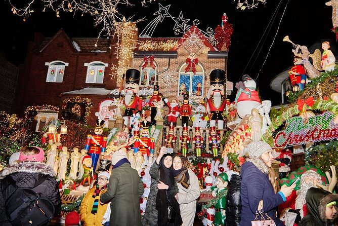 Dyker Heights Christmas Lights and NYC Skyline View Bus Tour - Stop 1: Battery Park City for Sunset, Skyline Glow, and a Bathroom Break