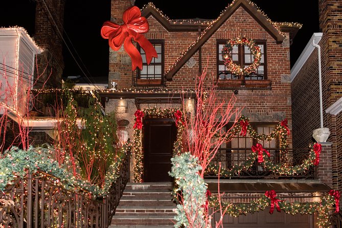 Dyker Heights Christmas Lights and NYC Skyline View Bus Tour - Stop 2: Dyker Heights Walk the Way You Want to Enjoy It