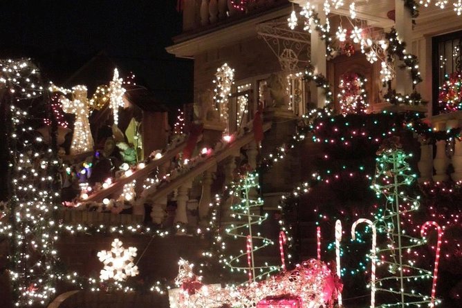 Dyker Heights Christmas Lights Tour - Dyker Heights on Foot: Time on the Streets, Terrain to Plan For