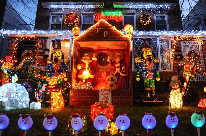 Dyker Heights Christmas Lights Tour from Times Square - Photo Tips That Make Dyker Heights Much More Fun