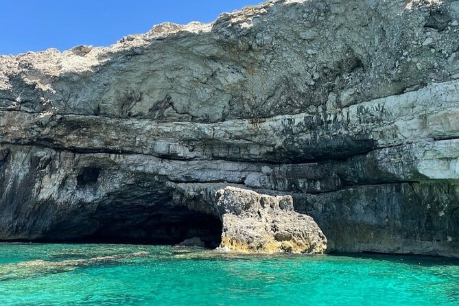 Excursions to the caves of Santa Maria di Leuca - The captain’s explanations: why language support is a real deal