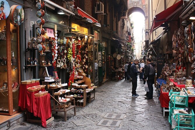 Explore the Naples Christmas Market Behind the Scenes - Via San Gregorio Armeno: the one hour for holiday browsing (free entry)