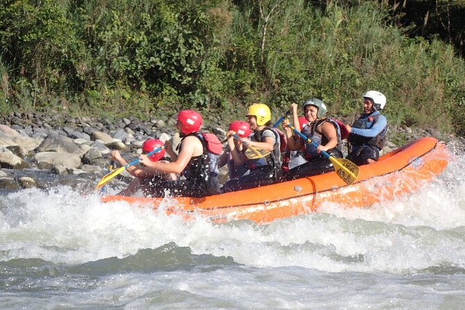 Extreme Rafting in Baños de Agua Santa Level III and IV+ - Photos and Photo CD Reality: Great Extras, Uneven Coverage Possible