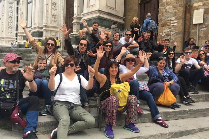 Florence: 1.5-hour Santa Croce guided experience - Photo time and pacing for a max of 15