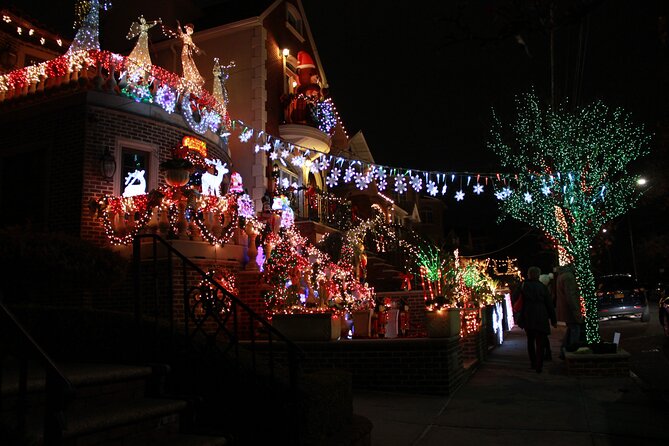 French Christmas Tour in Brooklyn - Stop 2: Dyker Heights Christmas lights—huge houses, big reactions