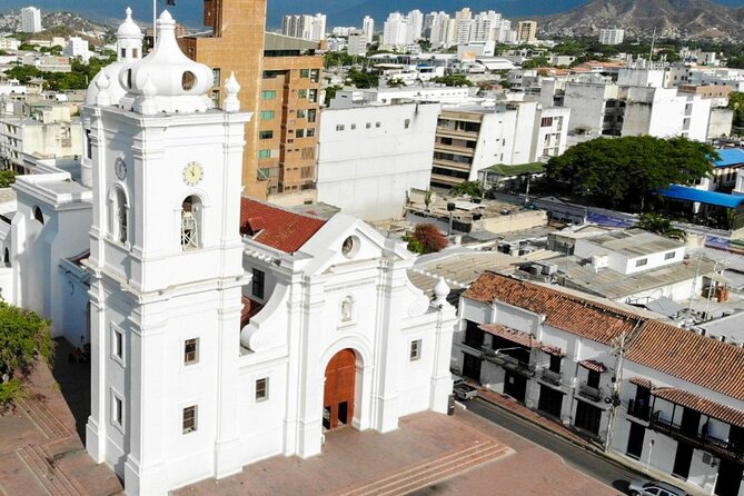 Full Day Tour from Cartagena through Barranquilla and Santa Marta - El Rodadero beach: swim time plus lunch, with a few practical things to watch