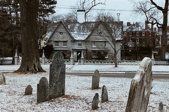 Ghosts of Christmas Past a Haunted Holiday Stroll in Salem - A 2-Hour Salem Ghost Stroll That Starts at 32 Derby Square